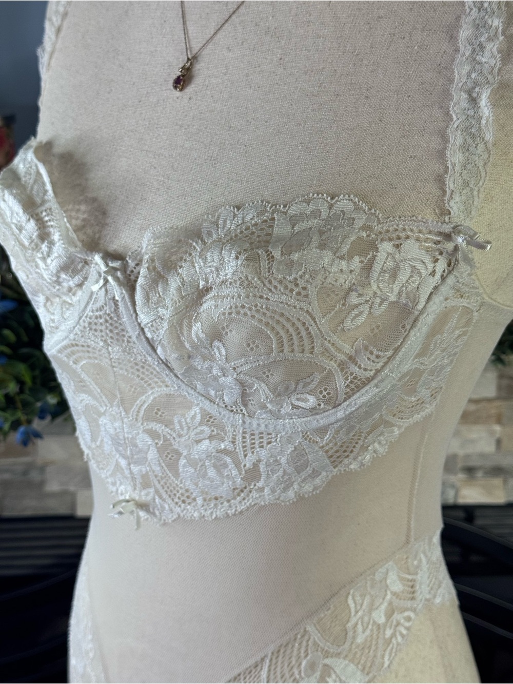 Vintage Victoria's Secret Gold Label White Lace Teddy Bodysuit 34C 80s - Picture 12 of 16